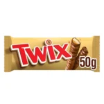 Deux biscuits sablés croustillants recouverts d'un caramel fondant et enrobés de chocolat au lait.